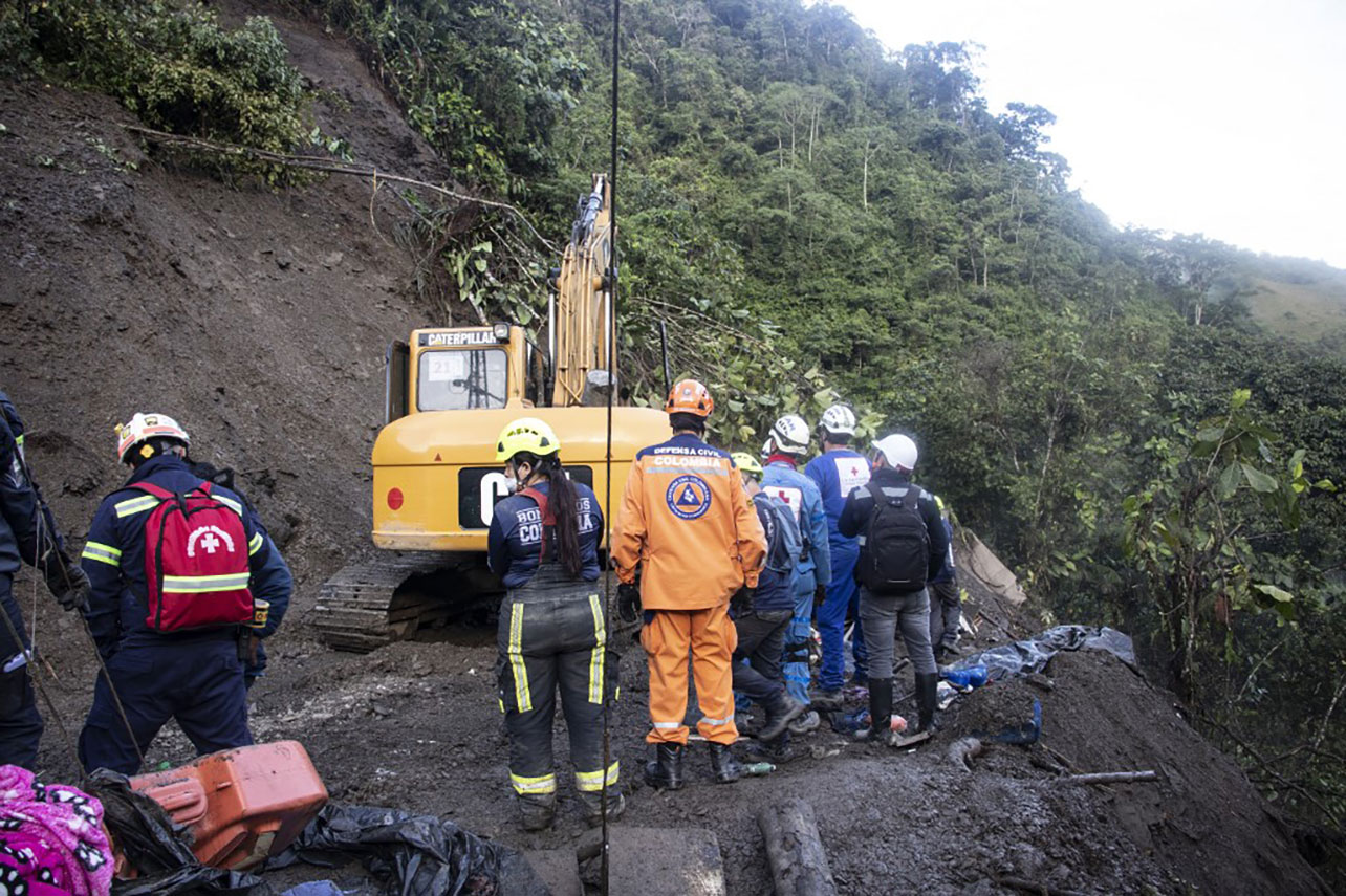 Al Menos 27 Muertos Por Deslizamiento De Tierra En Colombia