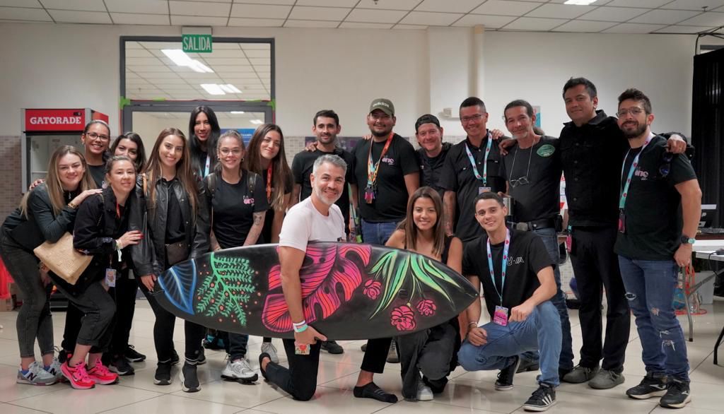 Parte del equipo de la empresa productora de Juan Carlos Campos, en el Estadio Nacional, el día del concierto de Bad Bunny