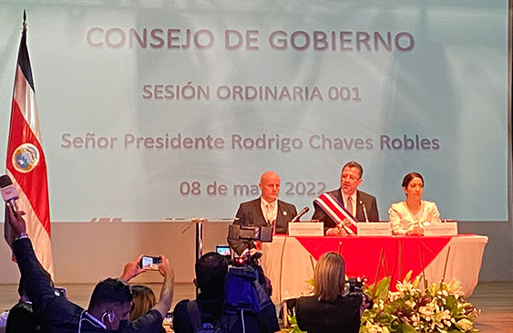 El presidente Rodrigo Chaves celebró este domingo su primer Consejo de Gobierno