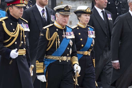 Rey Carlos III en funeral de Isabel II