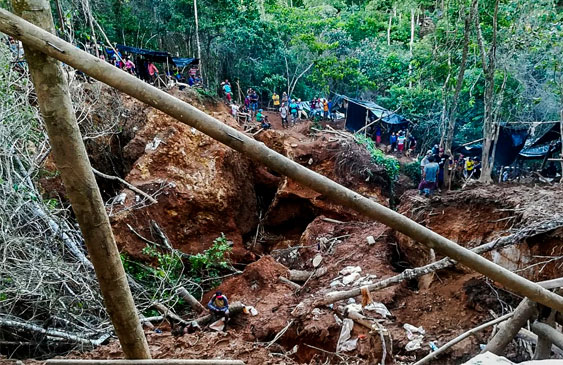 Nicaragua,mina,derrumbe,atrapados,rescate