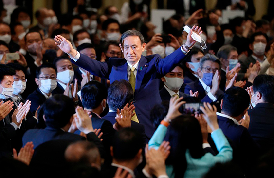 Yoshihide,Suga,Japón,Shinzo Abe,primer ministro