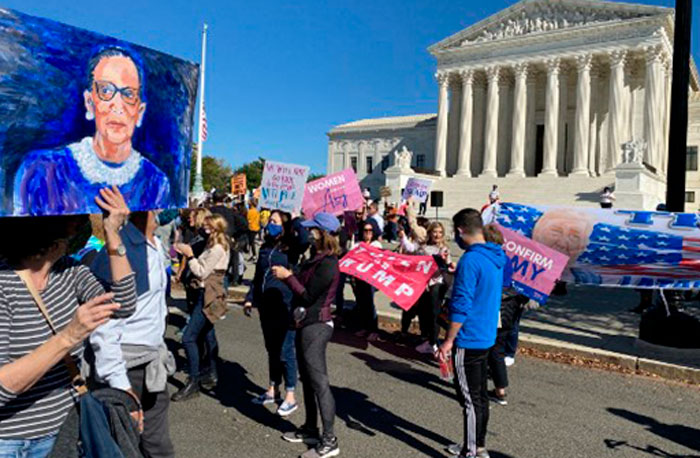 Miles de mujeres salen a protestar contra Trump en EEUU
