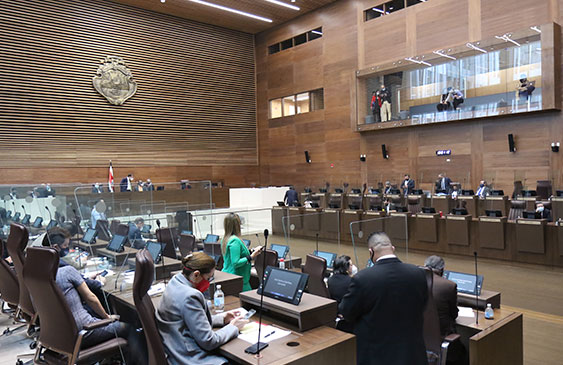 Autoridad Reguladora de los Servicios Públicos,Asamblea Legislativa,Eduardo Cruickshank,Marchamo,Canon,Transporte Público,Sala Constitucional