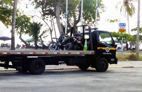 Policías de Costa Rica - USO CORRECTO DE LAS LUCES POLICIALES. Todos los  cuerpos de emergencia cuentan con dos métodos para alertar de una  emergencia, lo cual se divide en sonora 🥁o