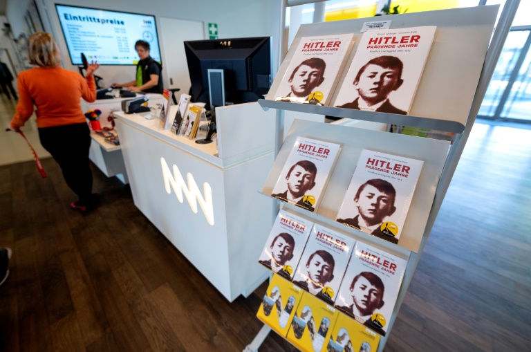 Imagen de la biografía que forma parte de la exposición 