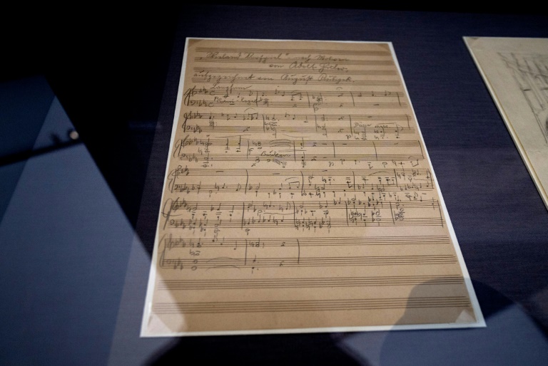 La imagen muestra una nota musical, escrita por el amigo de Adolf Hitler, August Kubizek. (AFP)
