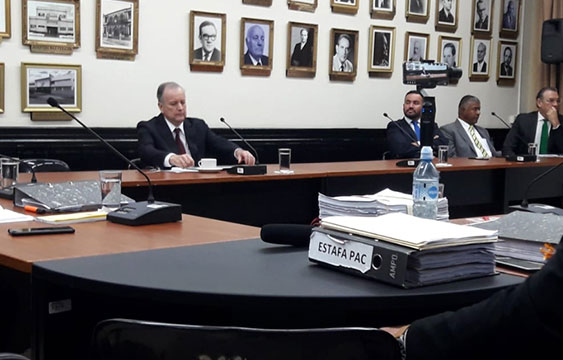 Ottón Solís,PAC,estafa