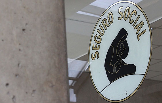 ccss,caja costarricense del seguro social,rodrigo chaves,marta esquivel,aumento salarial,retroactivo