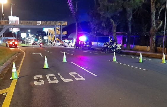 restricción vehicular,Carlos Alvarado,pandemia
