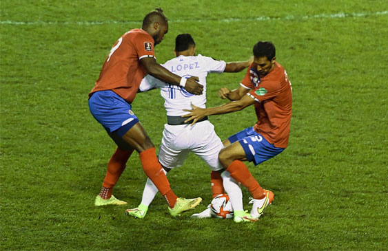 La Sele,Costa Rica,El Salvador,fútbol masculino