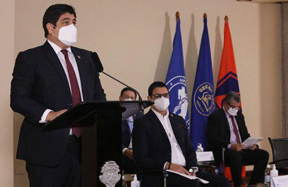 Carlos Alvarado,Vacunación,Coronavirus,Pandemia,Ministerio de Salud,Comisión Nacional de Emergencias,Iglesia,AmCham,Pfizer,Uccaep