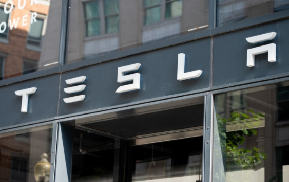 Tesla,Racismo,California