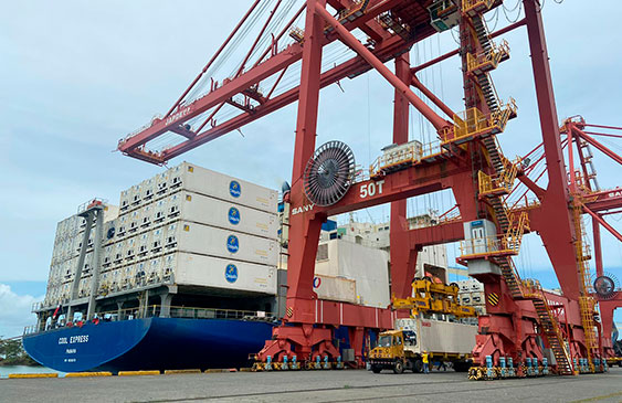Exportaciones,APM Terminals,Portuarios,Chiquita,Japdeva,Junta de Administración Portuaria y de Desarrollo Económico de la Vertiente Atlántica de Costa Rica,Limón,Economía