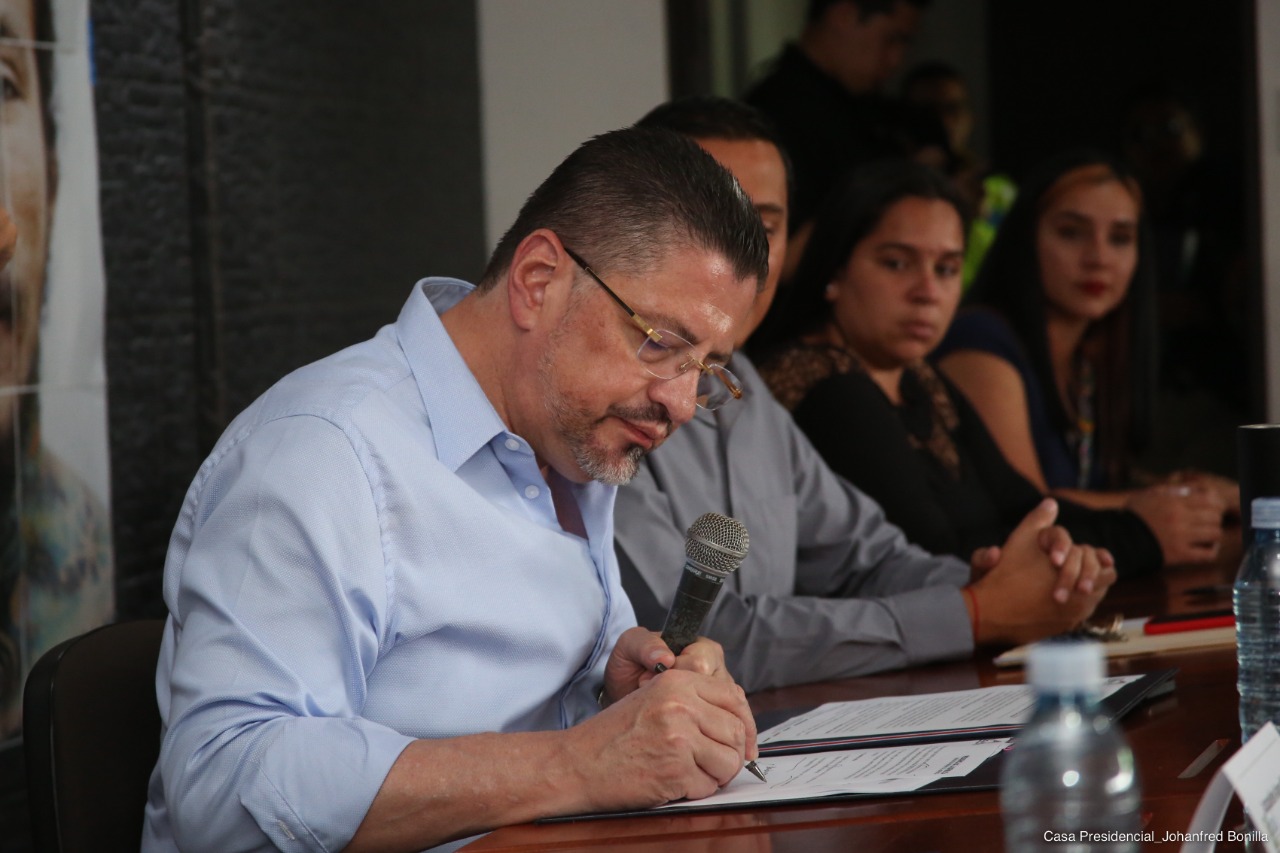 Rodrigo Chaves,BCR,Proyecto,Asamblea Legislativa