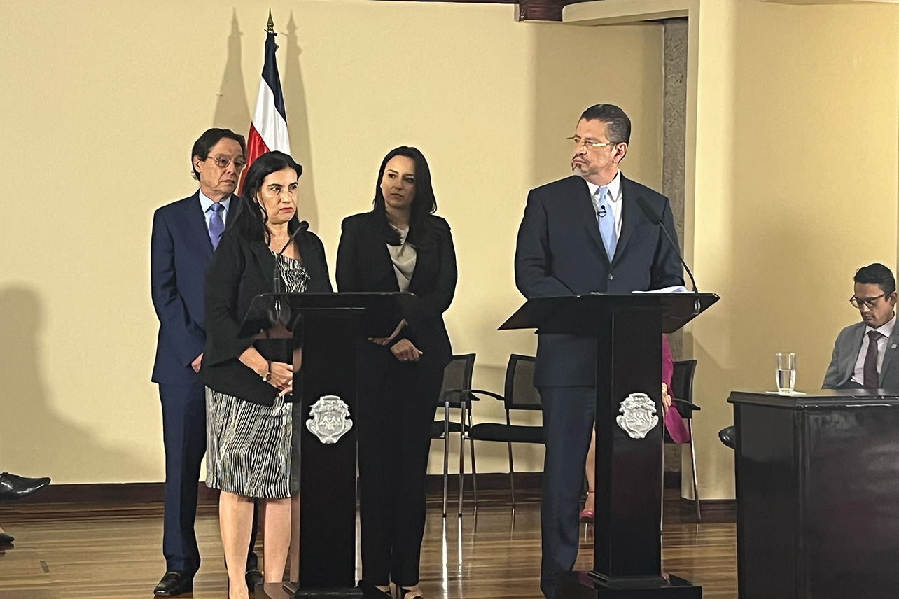 ccss,caja costarricense del seguro social,rodrigo chaves,marta esquivel,uccaep,sindicatos,junta directiva,aumento salarial