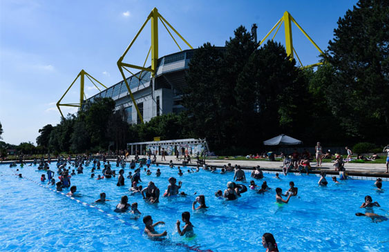 toples,Alemania,piscinas municipales