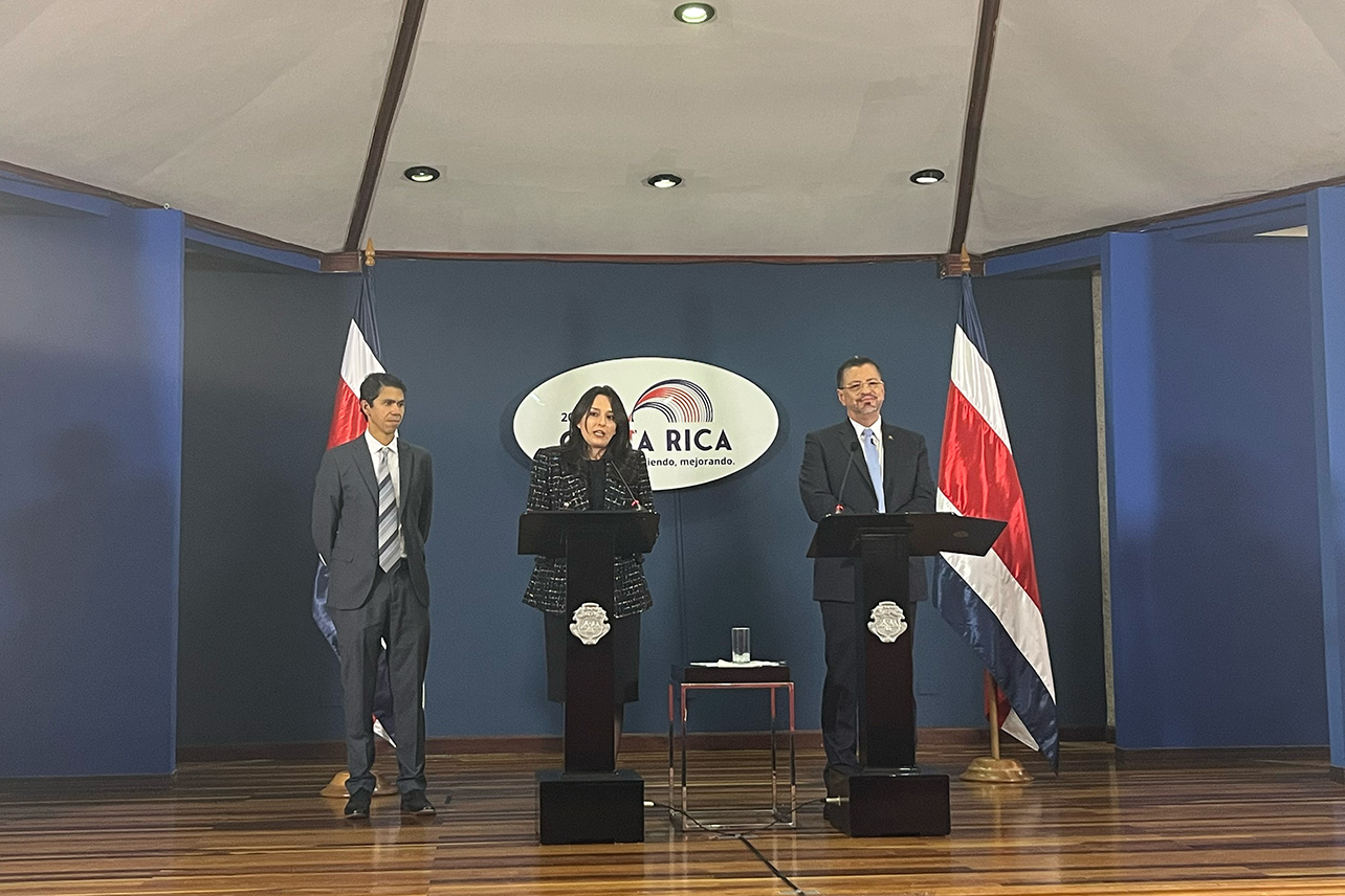 natalia díaz,rodrigo chaves,banco de costa rica,bcr,venta del bcr,privatización,asamblea legislativa