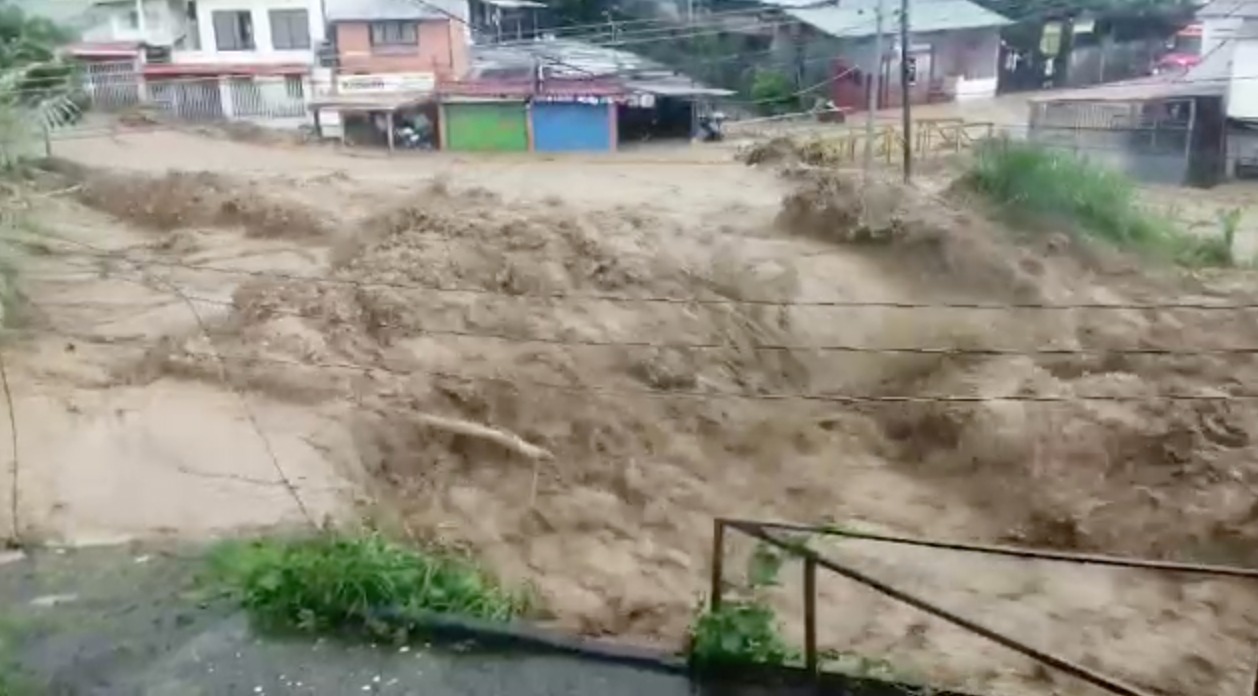 300 Afectados Y 170 Casas Dañadas Provoca Desbordamiento De Río En Aserrí Y Desamparados 4756