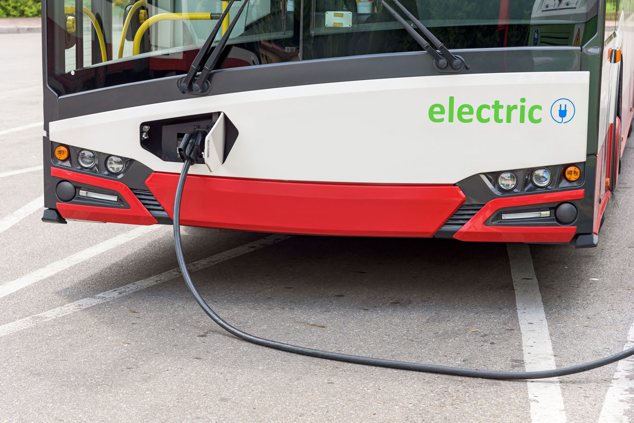 luis amador,mopt,ctp,consejo de transporte público,ministerio de obras públicas y transportes,buses viejos,vida útil de los buses,banco nacional,costa rica,irena,buses eléctricos,gobierno,rodrigo chaves