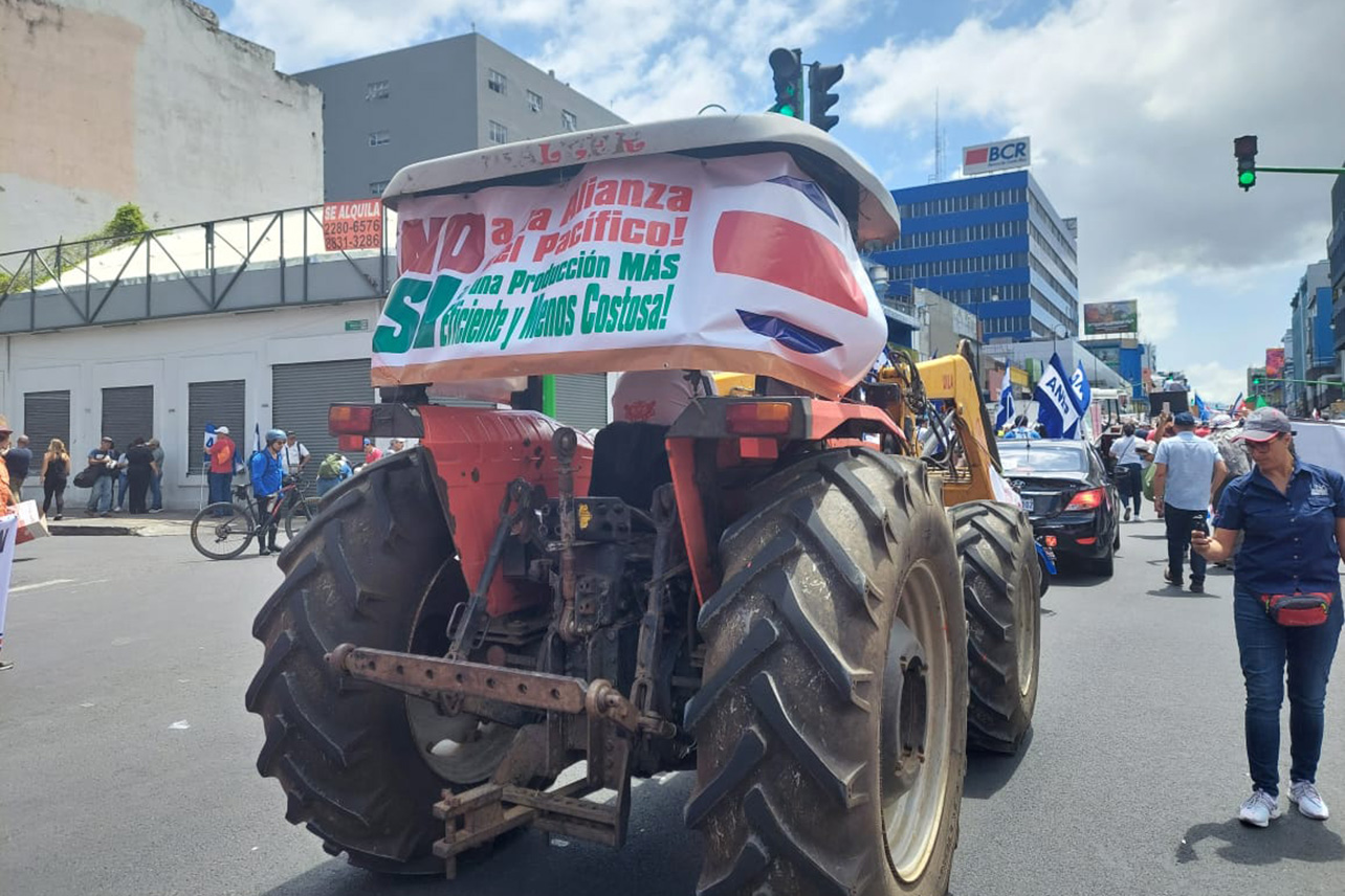 alianza del pacífico,rodrigo chaves,laura chinchilla,manifestación,marcha,agricultores,tlc