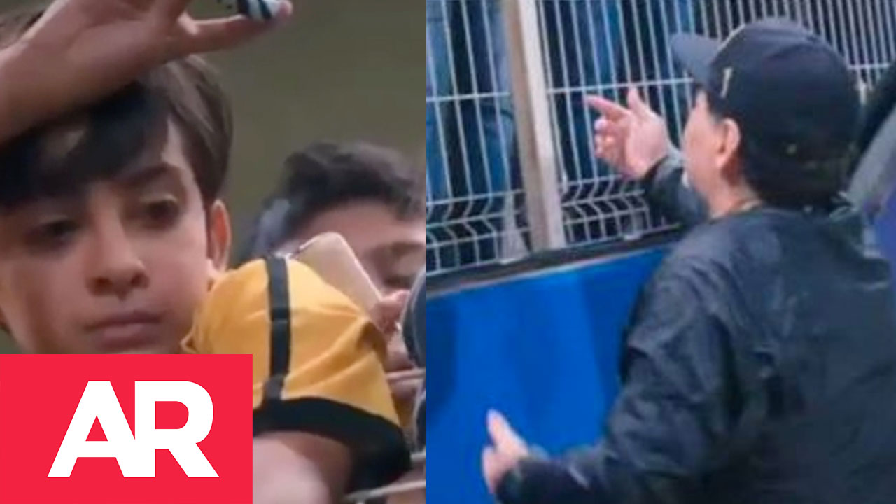 Maradona calla a niños que le piden autógrafo
