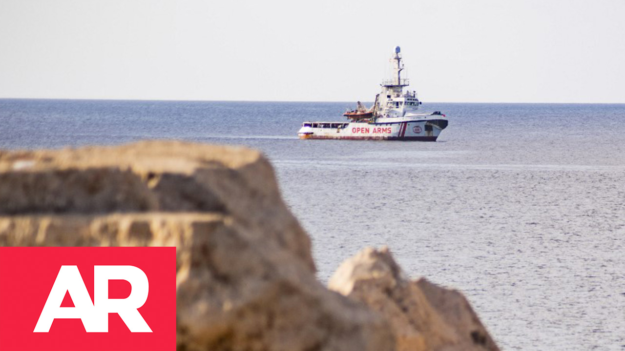 Open Arms: un barco humanitario a la deriva