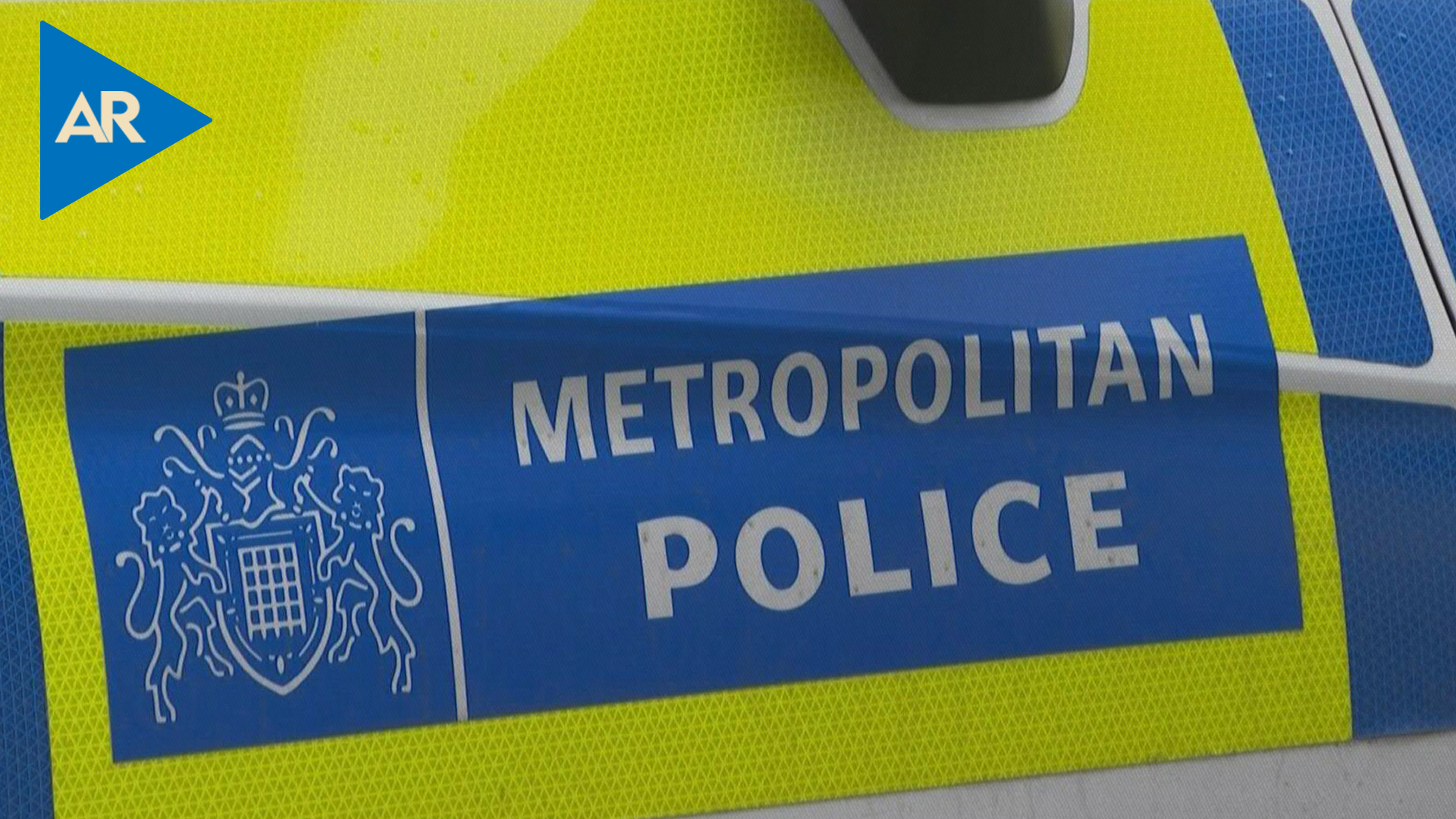 Informe afirma que policía londinense es racista, misógina y homófoba