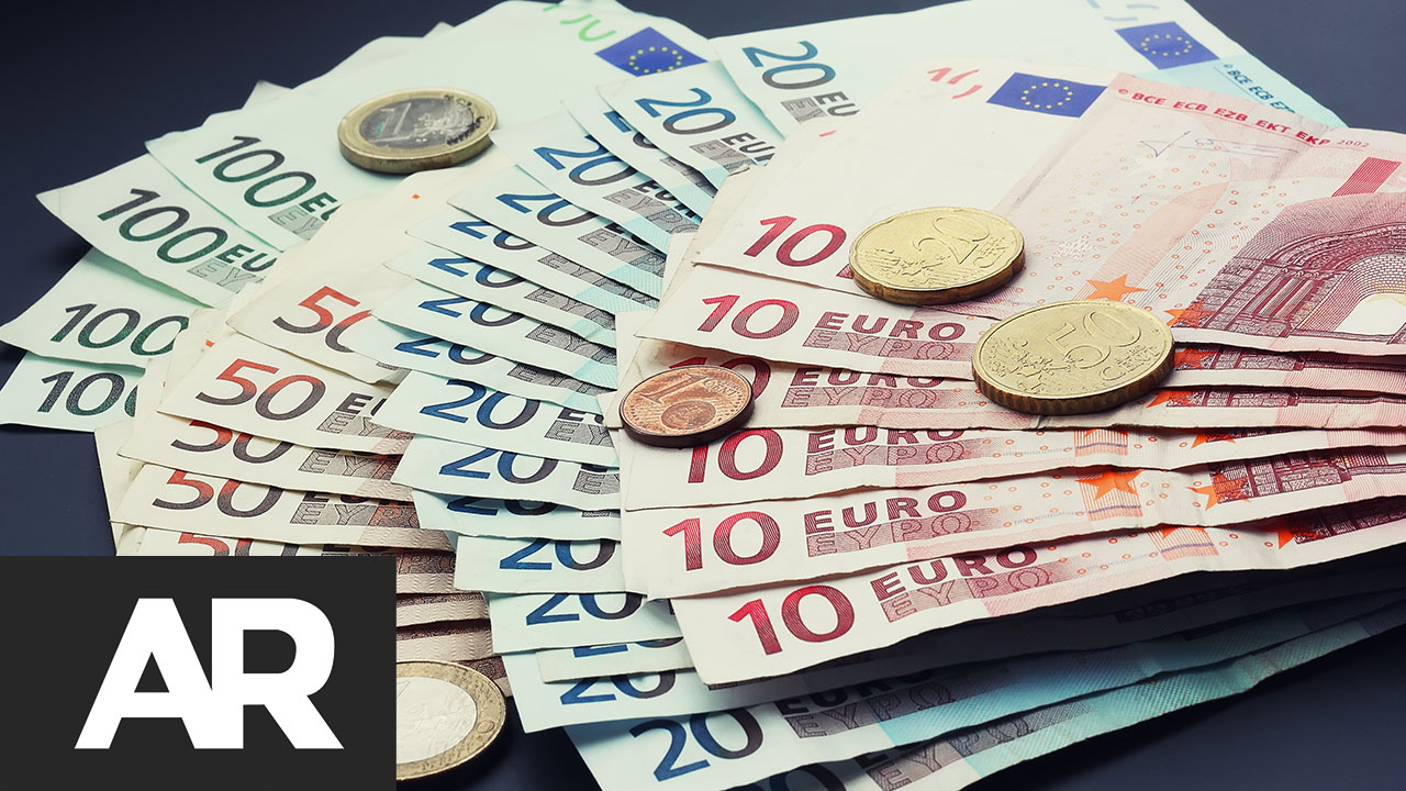 El euro en su nivel más bajo en 20 años frente al dólar