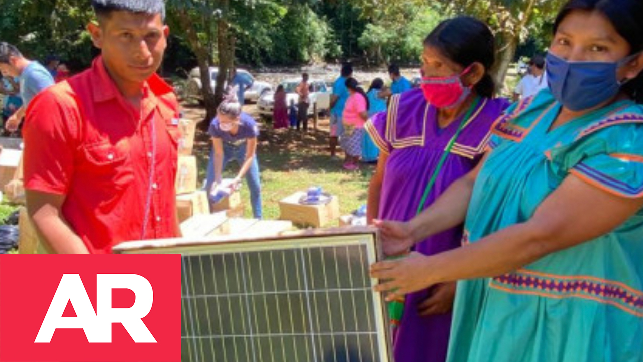 Mujeres indígenas llevan energía solar a sus pueblos